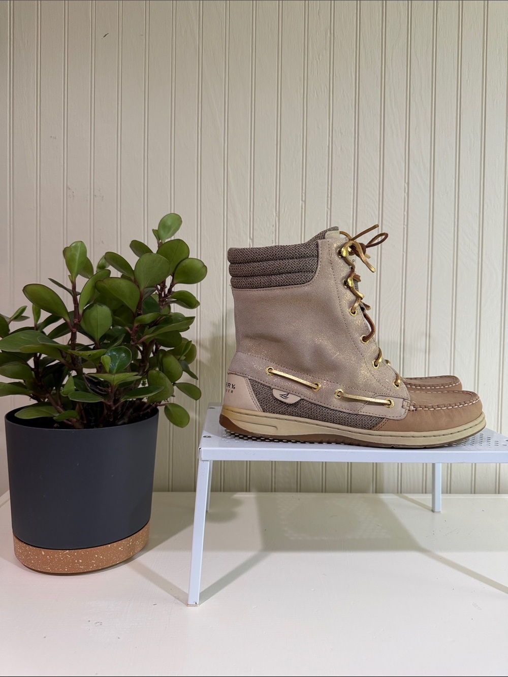 NWOT Sperry Tan and Brown Lace-Up Suede Leather Boat Boots